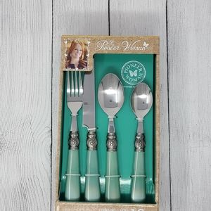 The Pioneer Woman 16 piece flatware